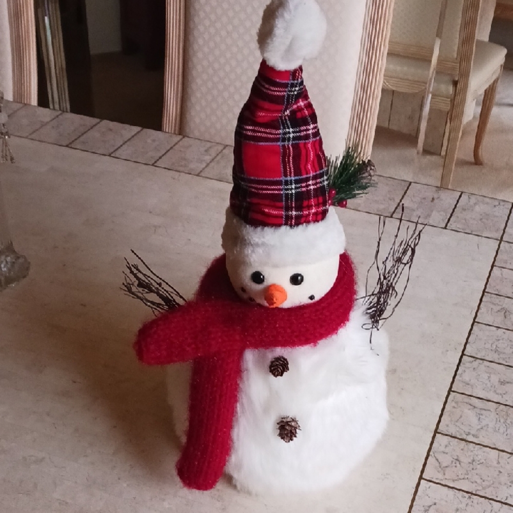 Snowman/large 18" Tall,white faux fur covering,  New..Valeri/Qvc